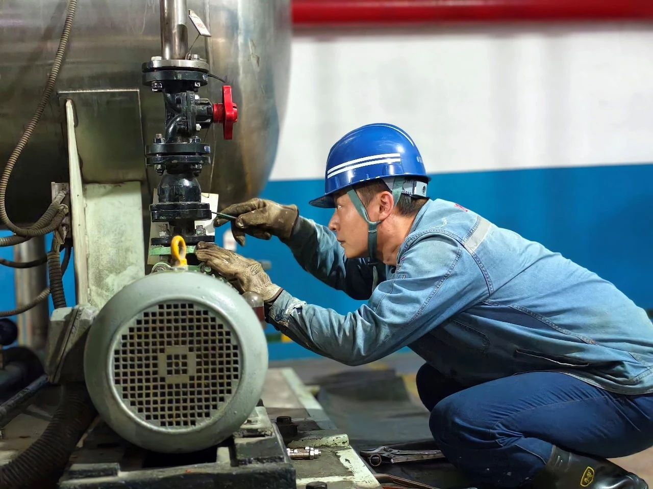 勇?lián)９┴?zé)任，共慶祖國(guó)華誕！